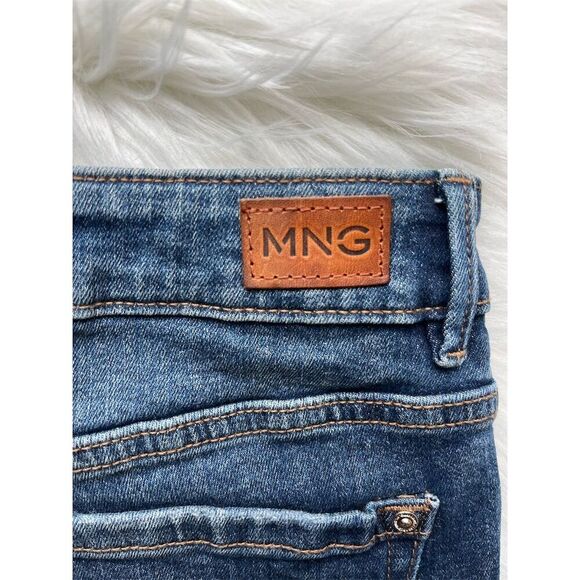 🆕 Mango Women's Vicky Blue Denim Shorts Size 2 Distressed Cuffed Hem - Picture 4 of 12